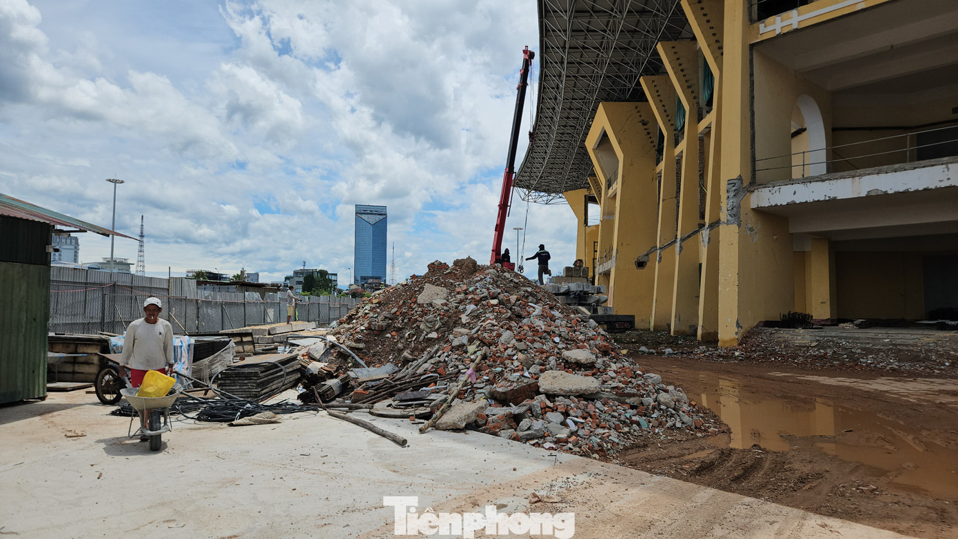 “Chúng tôi cam kết tập trung chỉ đạo các đơn vị thi công đẩy nhanh tiến độ, phấn đấu hoàn thành công trình đúng mốc thời gian mới, trước dịp lễ Quốc khánh 2/9 tới”, một lãnh đạo Ban Quản lý dự án cho biết. “Chúng tôi cam kết tập trung chỉ đạo các đơn vị thi công đẩy nhanh tiến độ, phấn đấu hoàn thành công trình đúng mốc thời gian mới, trước dịp lễ Quốc khánh 2/9 tới”, một lãnh đạo Ban Quản lý dự án cho biết.