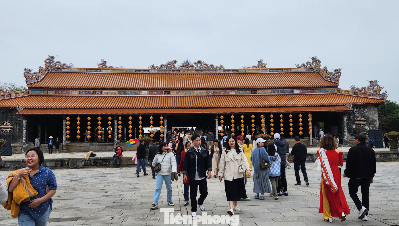 Sân Đại triều trước điện Thái Hòa ngày mùng 2 Tết Giáp Thìn.