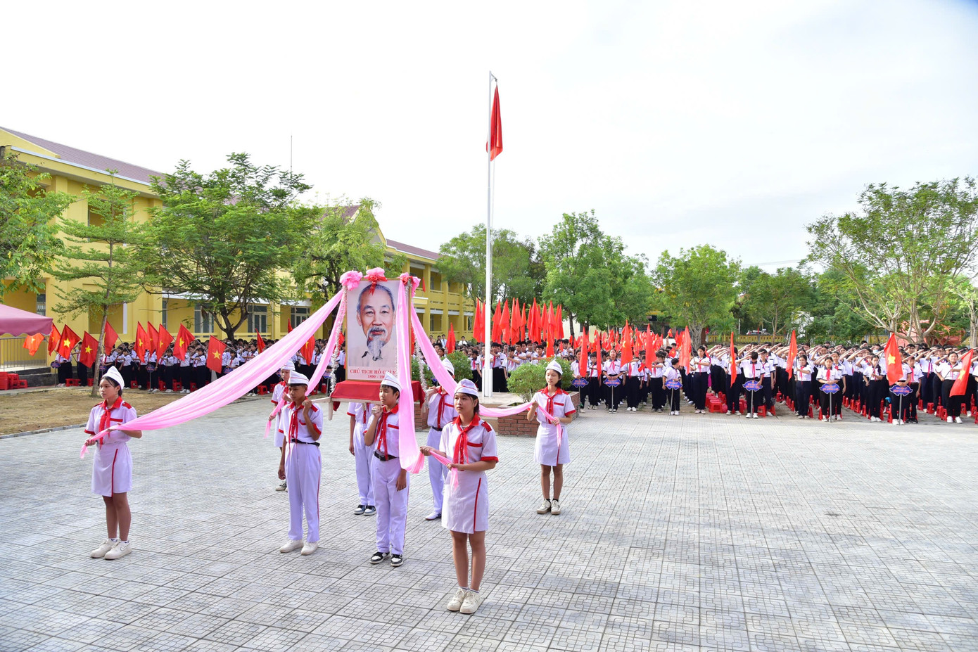 Hơn 23 triệu học sinh khai giảng năm học mới ảnh 59 Hơn 23 triệu học sinh khai giảng năm học mới ảnh 59