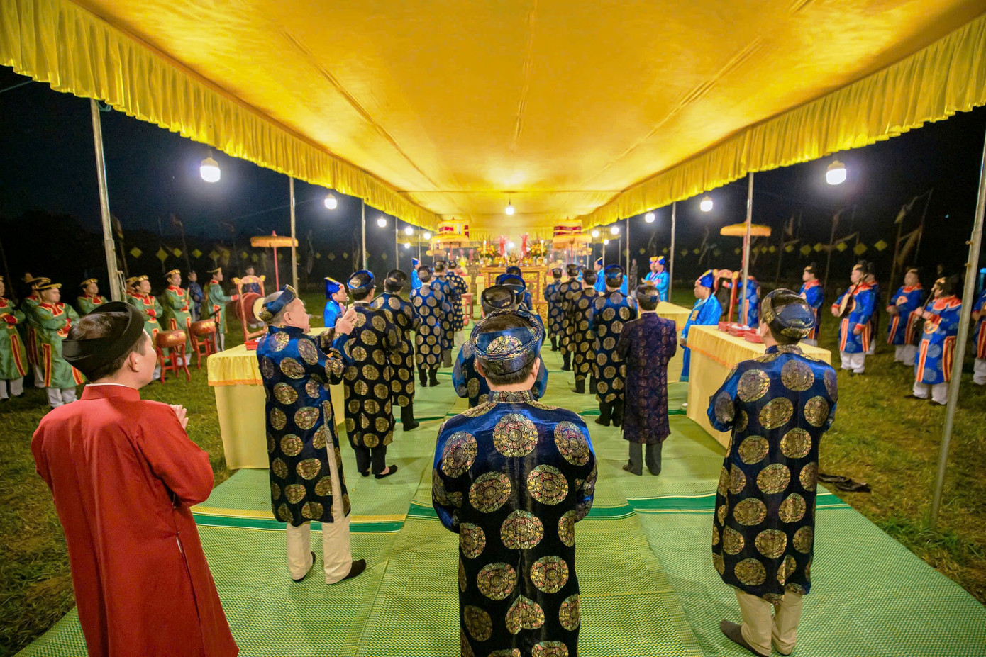 Lễ tế Xã Tắc là nghi lễ cung đình xưa của triều Nguyễn. Hoạt động tâm linh này thể hiện khát vọng hòa hợp và chung sống với thiên nhiên, đồng thời đề cao những giá trị nhân văn, đạo lý của dân tộc Việt Nam. Ảnh Trần Thiện Lễ tế Xã Tắc là nghi lễ cung đình xưa của triều Nguyễn. Hoạt động tâm linh này thể hiện khát vọng hòa hợp và chung sống với thiên nhiên, đồng thời đề cao những giá trị nhân văn, đạo lý của dân tộc Việt Nam. Ảnh Trần Thiện