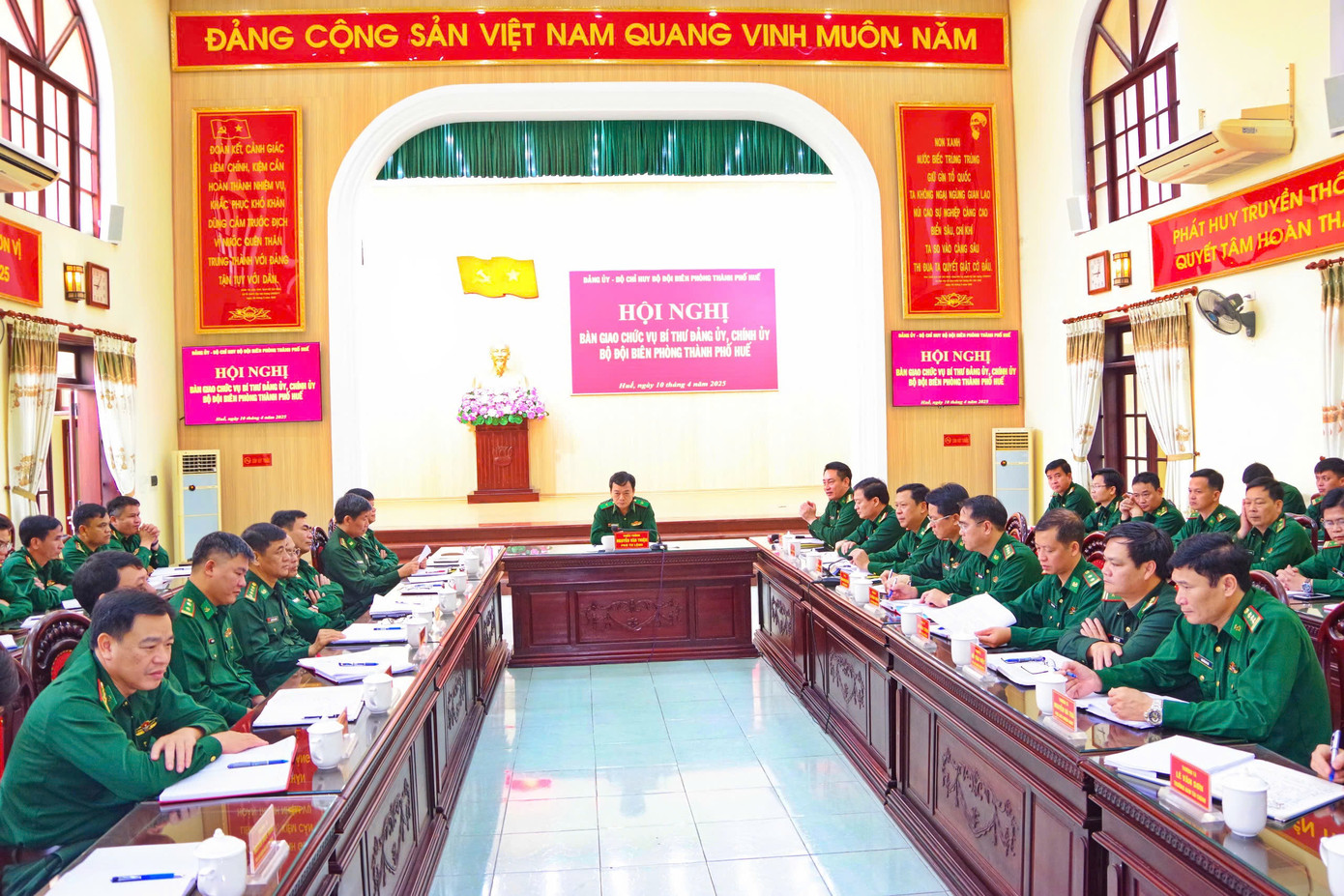 Quang cảnh hội nghị.