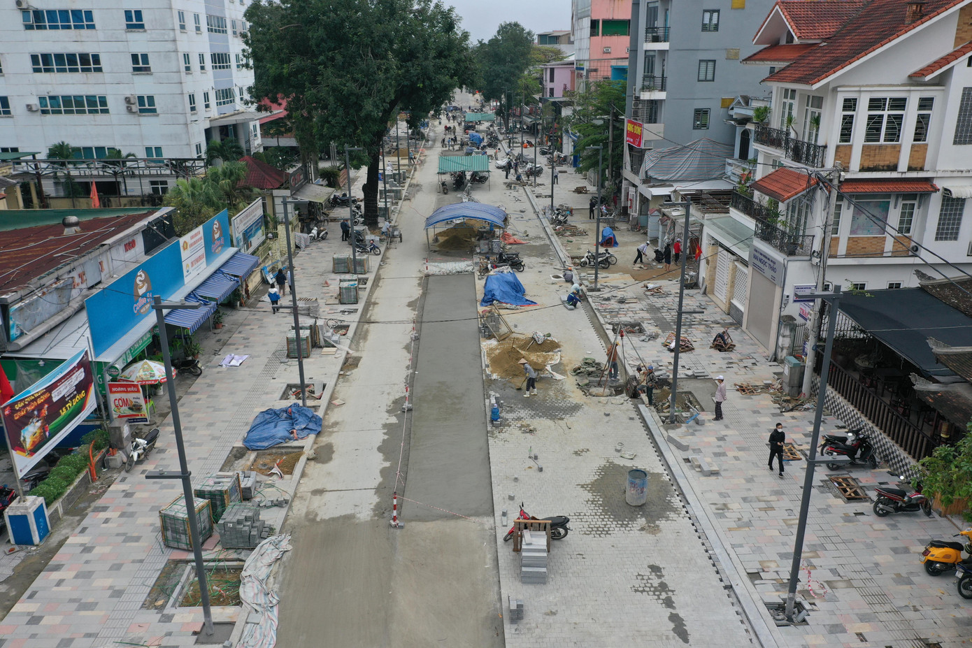 Khu C (từ điểm giao đường Ngô Quyền đến đường Hà Nội) được lát đá vỉa hè, thảm nhựa đường, cải tạo hệ thống hạ tầng kỹ thuật, đầu tư hệ thống camera quan sát, hệ thống biển báo, sơn kẻ đường giao thông trên tuyến theo quy chuẩn...