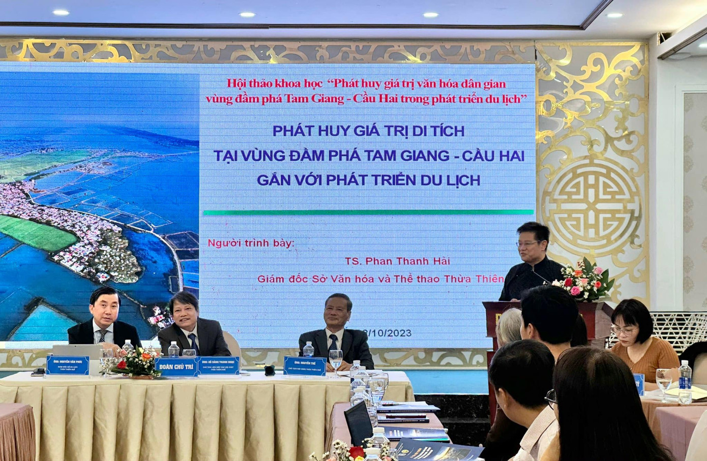 Tiến sĩ Phan Thanh Hải - Giám đốc Sở Văn hóa và Thể thao TT-Huế tham gia ý kiến tại hội thảo. Tiến sĩ Phan Thanh Hải - Giám đốc Sở Văn hóa và Thể thao TT-Huế tham gia ý kiến tại hội thảo.