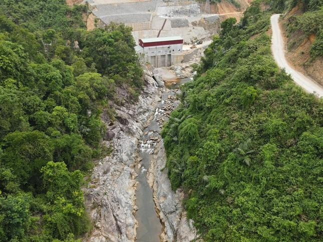 Công trình dự án thủy điện Rào Trăng 3 từng xảy ra sạt lở đất kinh hoàng làm nhiều người chết và mất tích Công trình dự án thủy điện Rào Trăng 3 từng xảy ra sạt lở đất kinh hoàng làm nhiều người chết và mất tích