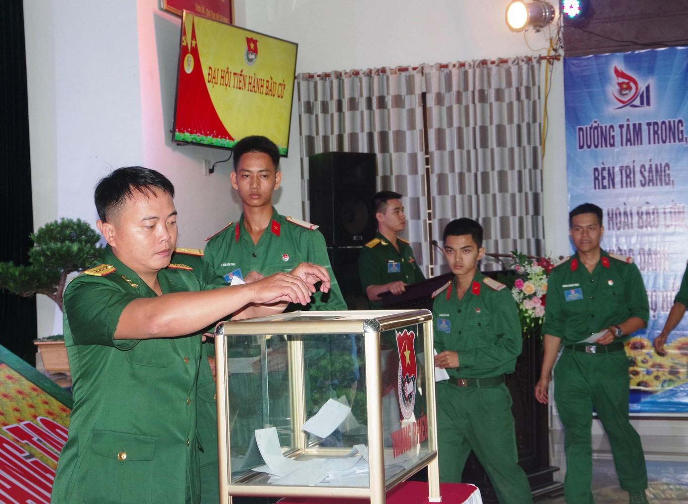 Bầu đại biểu đi dự Đại hội đại biểu Đoàn cấp trên