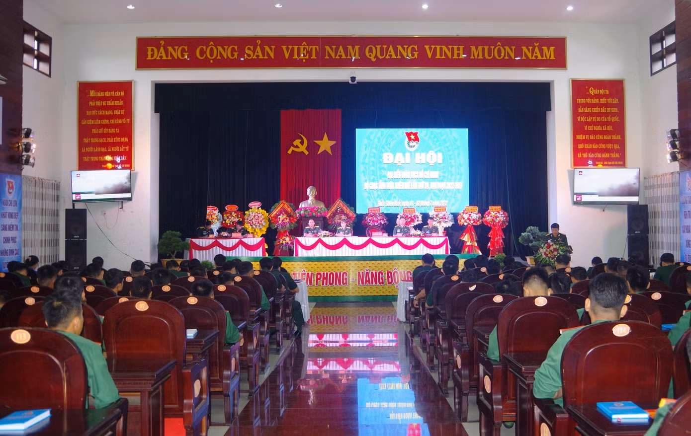 Quang cảnh đại hội
