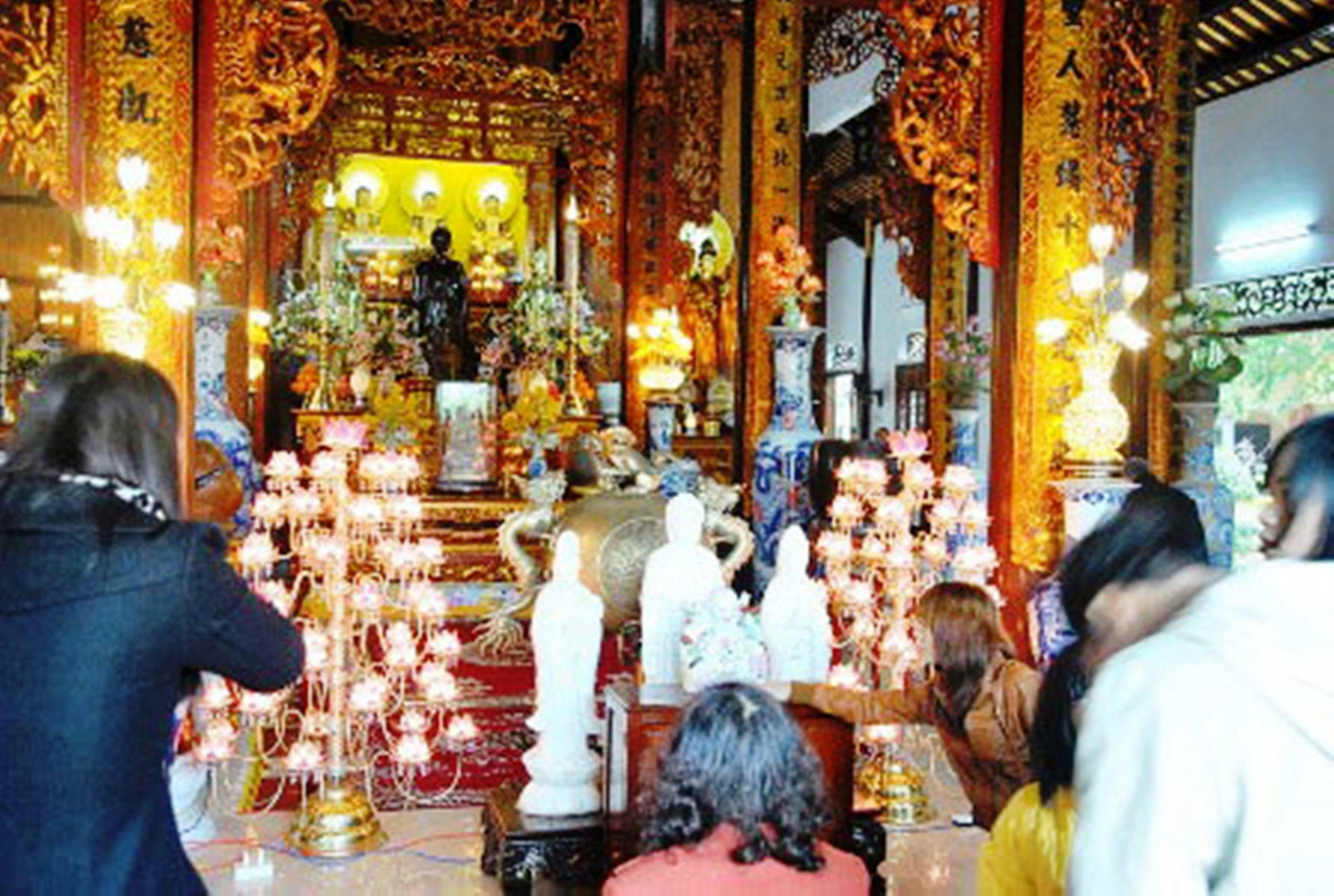 Lễ chùa, hoạt động tôn giáo, tín ngưỡng tại Huế được phép hoạt động nhưng không quá 50% công suất và phải đảm bảo đầy đủ các quy định phòng, chống dịch