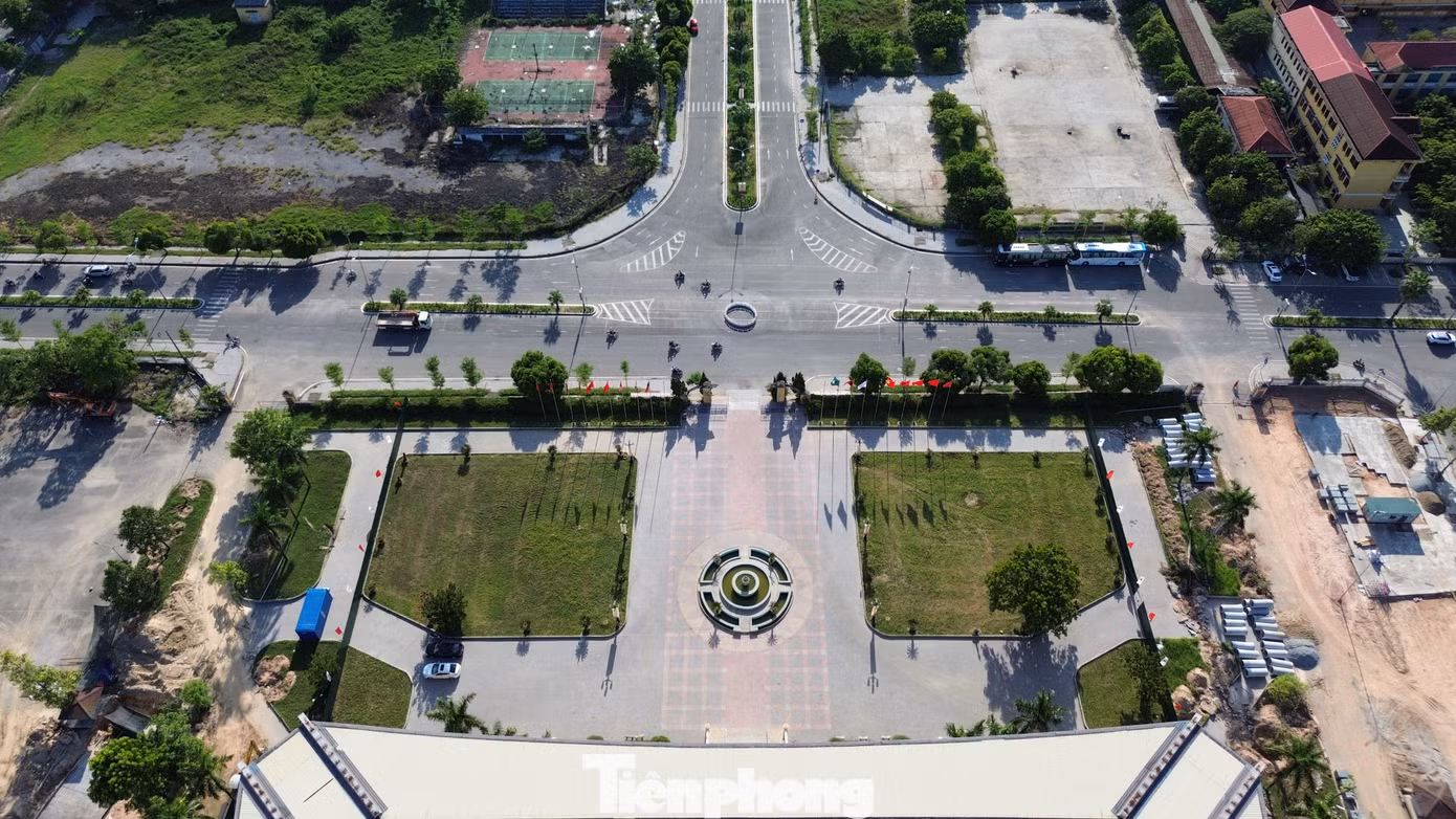 Công trình dự án do Ban quản lý dự án đầu tư xây dựng và phát triển đô thị tỉnh TT-Huế làm chủ đầu tư, với tổng kinh phí thực hiện trị giá 196 tỷ đồng. Trước đó, dự án đã được UBND tỉnh TT-Huế phê duyệt đầu tư xây dựng.