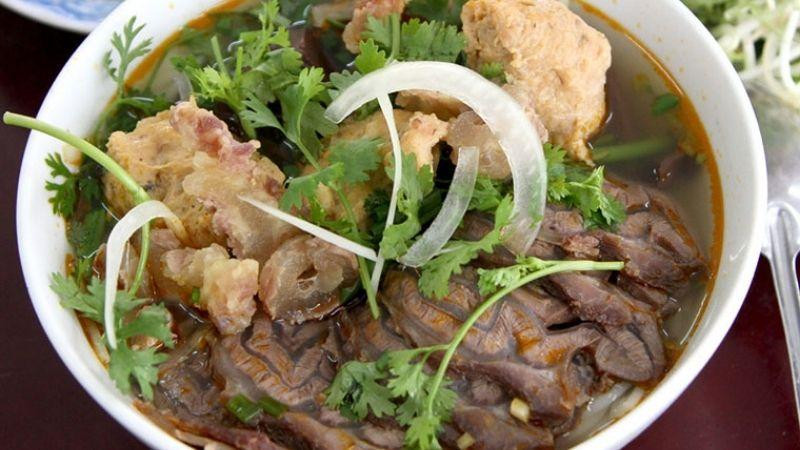 Bún bò nấu gân xứ Huế. Ảnh: bachhoaxanh Bún bò nấu gân xứ Huế. Ảnh: bachhoaxanh