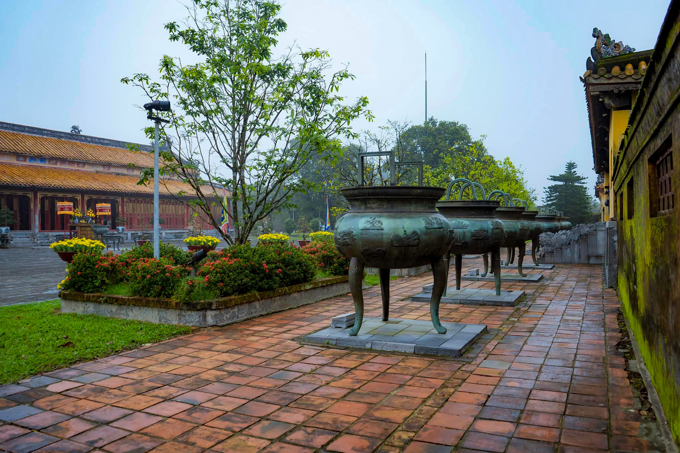 Như vậy, tính đến hiện tại, Cửu đỉnh - Hoàng cung Huế là Di sản Tư liệu thứ 4 của Huế được UNESCO ghi danh, sau các di sản Mộc bản triều Nguyễn (2009), Châu bản triều Nguyễn (2014) và Thơ văn trên kiến trúc Cung đình Huế (2016).