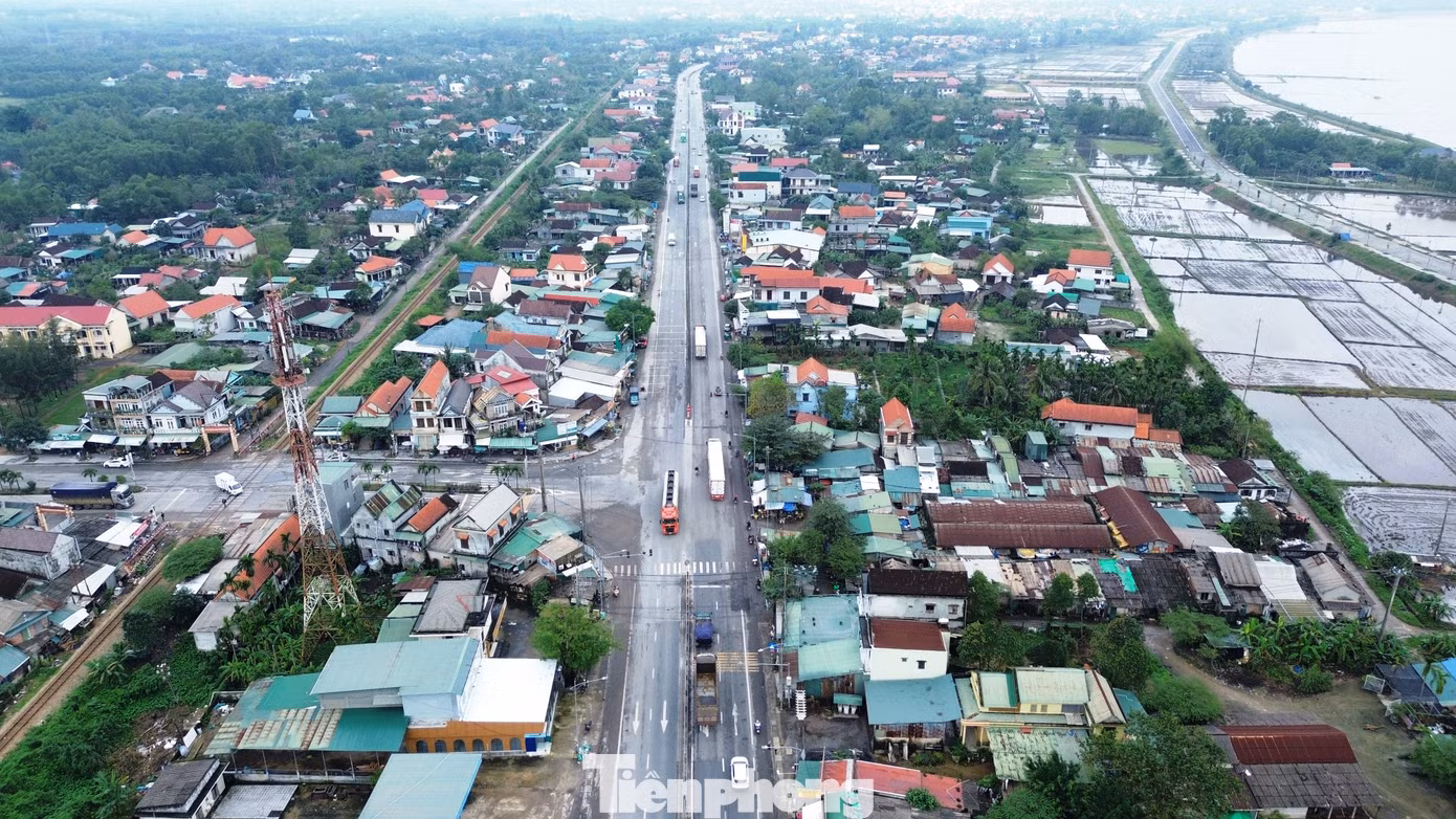 Trong tương lai, đô thị mới Lộc Sơn được định hướng phát triển thành trung tâm công nghiệp - dịch vụ có tầm quan trọng thu hút nguồn nhân lực phía Nam của thành phố Huế trực thuộc Trung ương và các vùng phụ cận; tạo thêm động lực để Huế ngày càng phát triển.