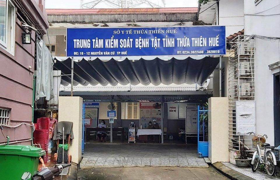 Lãnh đạo UBND tỉnh TT-Huế vừa chỉ đạo Sở Y tế nhanh chóng tổ chức làm việc với Trung tâm Kiểm soát bệnh tật tỉnh, cử người phụ trách điều hành hoạt động của trung tâm