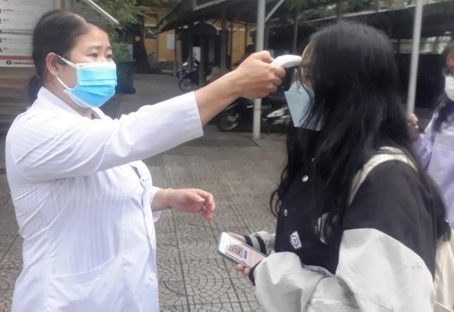 Theo chỉ đạo của UBND tỉnh TT-Huế, ngành GD&amp;ĐT tỉnh cùng các địa phương cần đảm bảo ưu tiên về điều kiện phòng, chống dịch cho học sinh khi đến trường