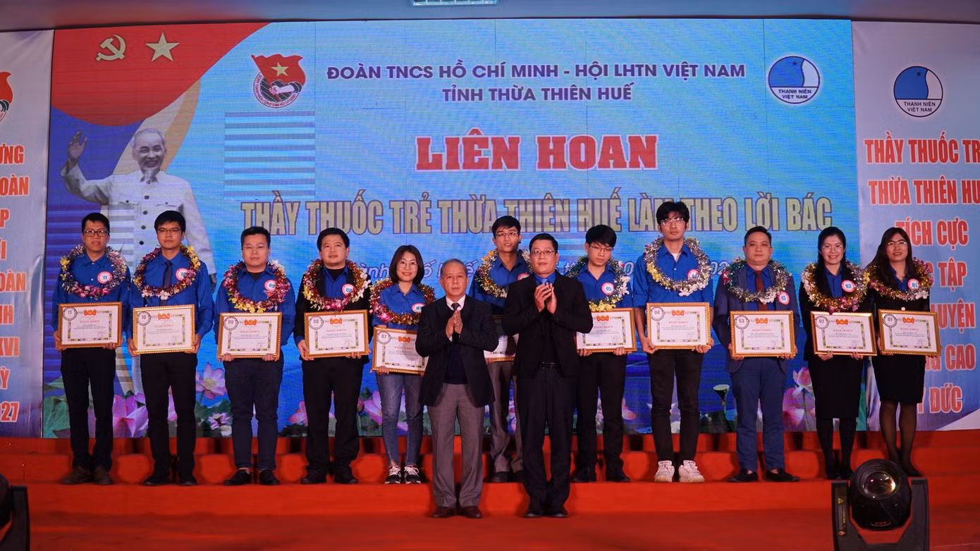 Có 24 thầy thuốc trẻ tiêu biểu tỉnh TT-Huế được tuyên dương lần này Có 24 thầy thuốc trẻ tiêu biểu tỉnh TT-Huế được tuyên dương lần này