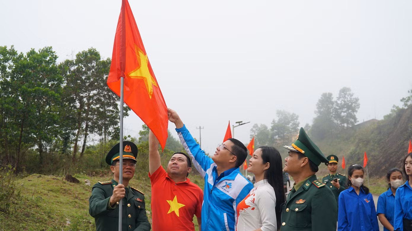 Khánh thành đường cờ Tổ quốc.