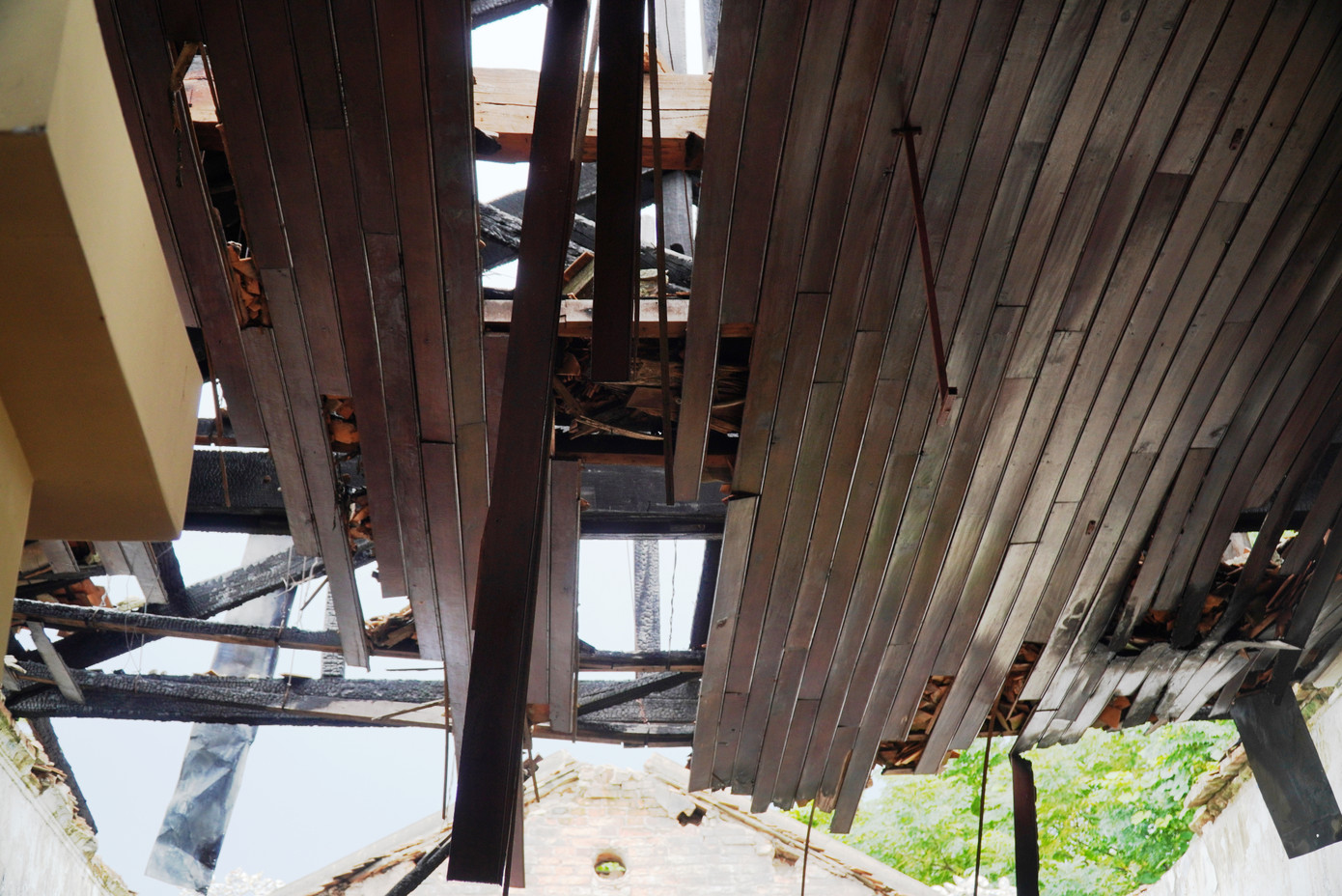 Được biết, kể từ sau vụ hỏa hoạn xảy ra tại di tích Quốc Tử giám hồi tháng 8/2022, Trung tâm Bảo tồn Di tích Cố đô Huế đã tổ chức nhiều đợt khảo sát hiện trạng tại đây.