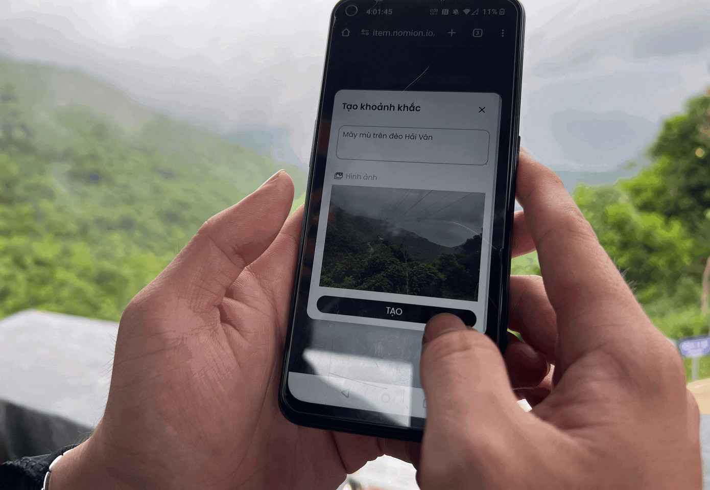 Chỉ bằng một chiếc smartphone, du khách có thể check-in các điểm tham quan tại Hải Vân quan bằng công nghệ NFC.