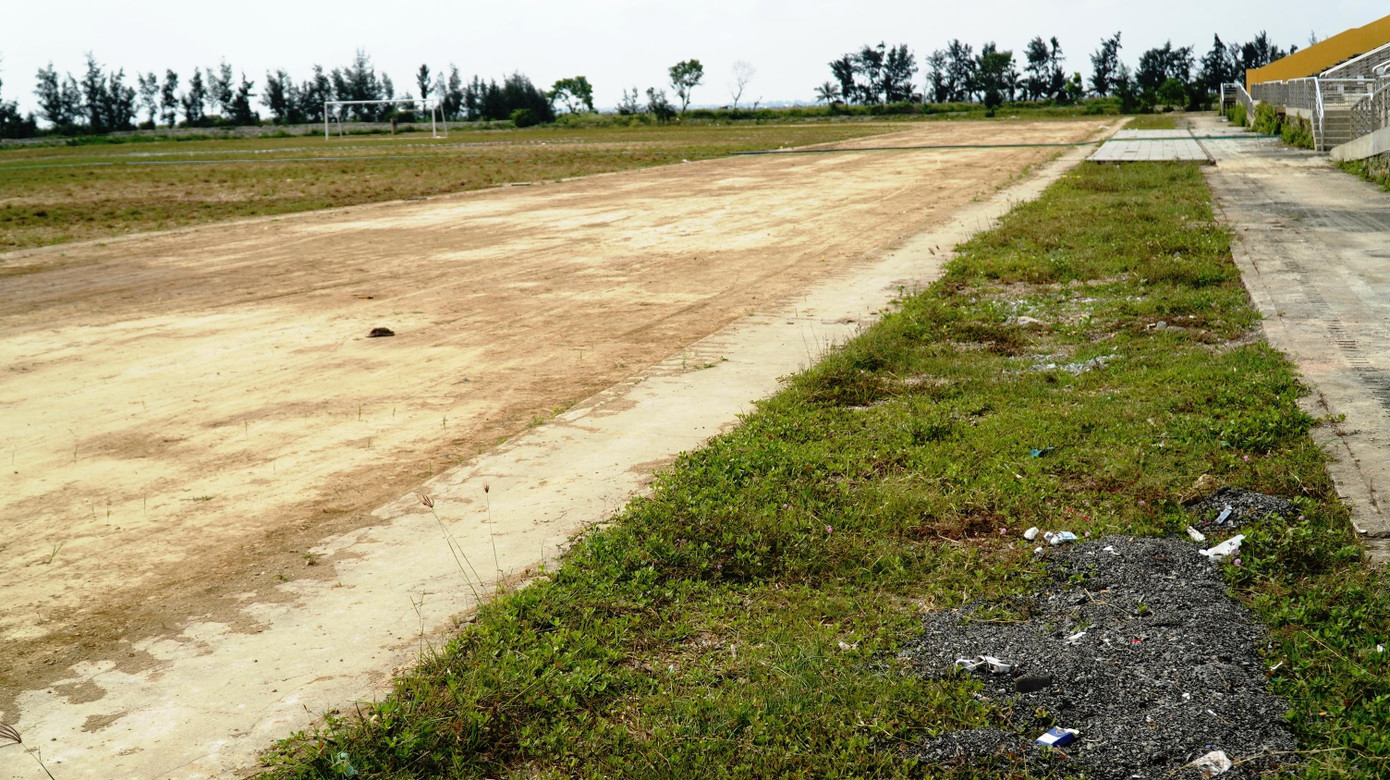 Trao đổi với PV Tiền Phong ngày 15/5, ông Phan Văn Ngọc, Giám đốc Ban Đầu tư &amp; Xây dựng khu vực huyện Phú Vang, cho biết, những vấn đề kiến nghị xử lý nêu trên tại dự án Trung tâm Văn hóa Thể thao Thuận An của cơ quan chức năng đến nay đã cơ bản được khắc phục. Trong tuần tới, chủ đầu tư phối hợp Sở Xây dựng tỉnh TT-Huế cùng các cơ quan chức năng tổ chức thẩm định để bàn giao công trình về địa phương quản lý, vận hành.