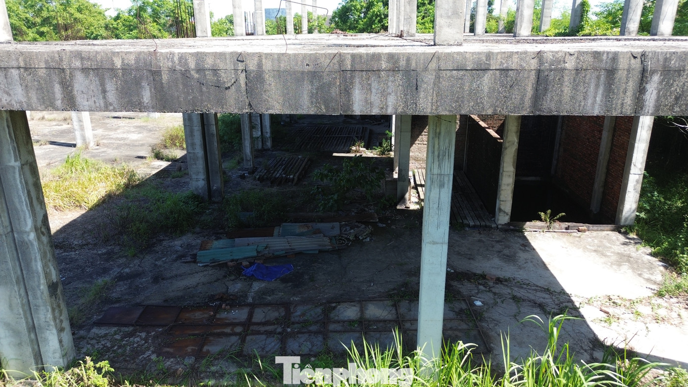 Trước tình hình này, UBND TP Huế đã giao các sở, ngành liên quan xây dựng phương án xử lý tài sản còn lại trên đất, tái lập hồ sơ để kêu gọi, thu hút nhà đầu tư mới theo đúng quy định.