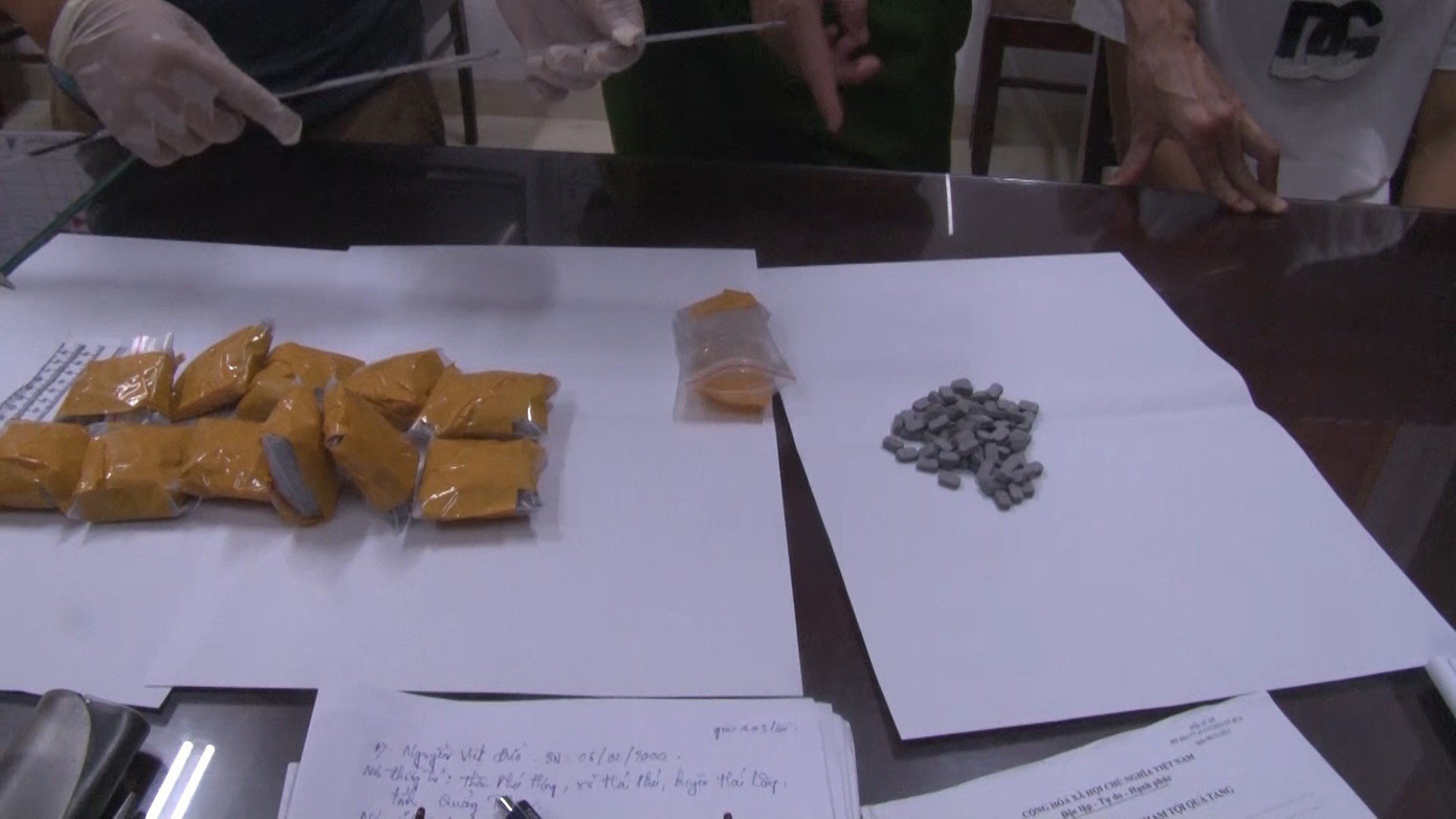 Tang vật ma túy do Nguyễn Việt Đức vận chuyển trái phép. Tang vật ma túy do Nguyễn Việt Đức vận chuyển trái phép.