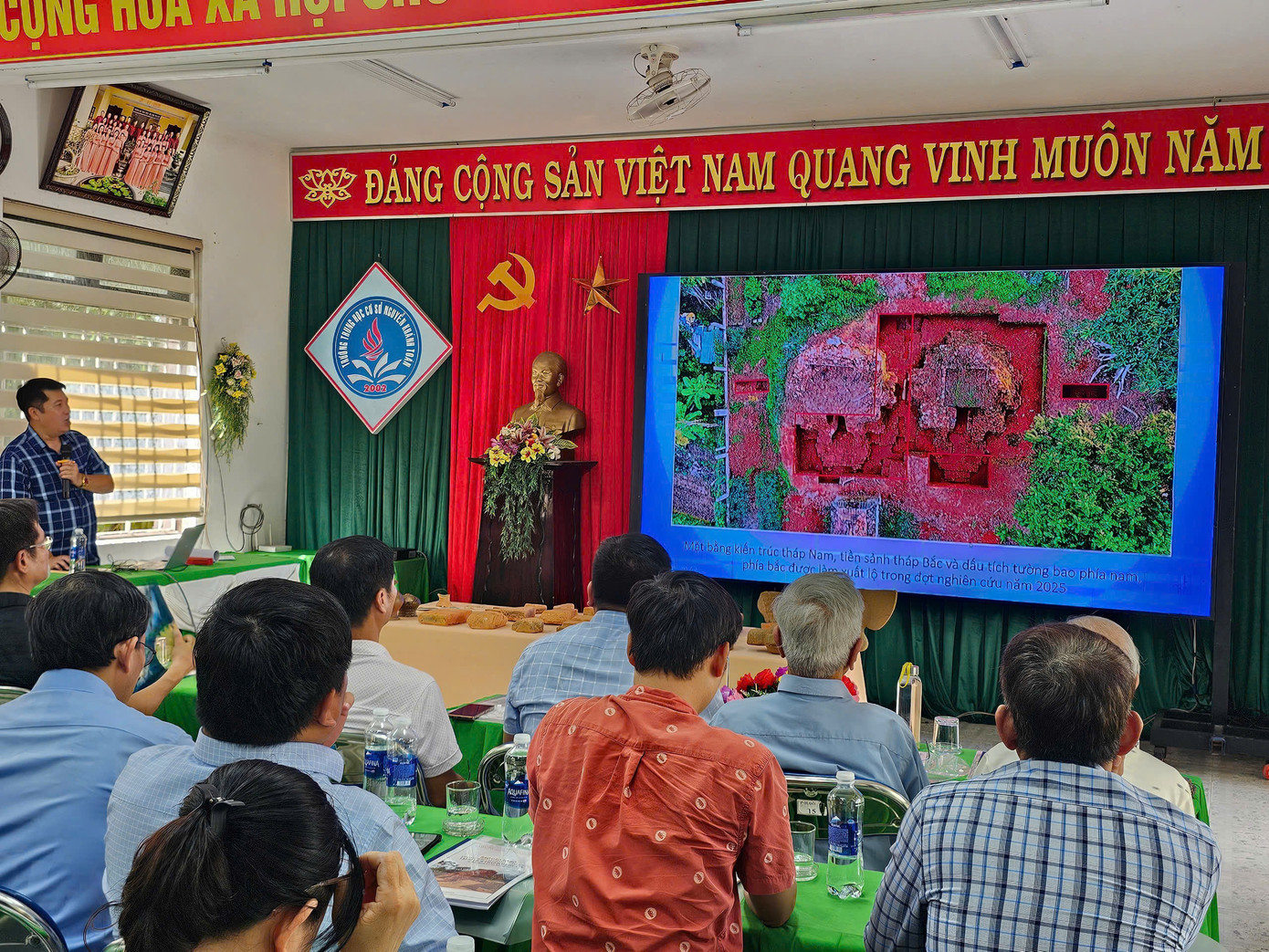 Nhiều phát hiện khảo cổ học bất ngờ tại Tháp đôi Liễu Cốc ảnh 3