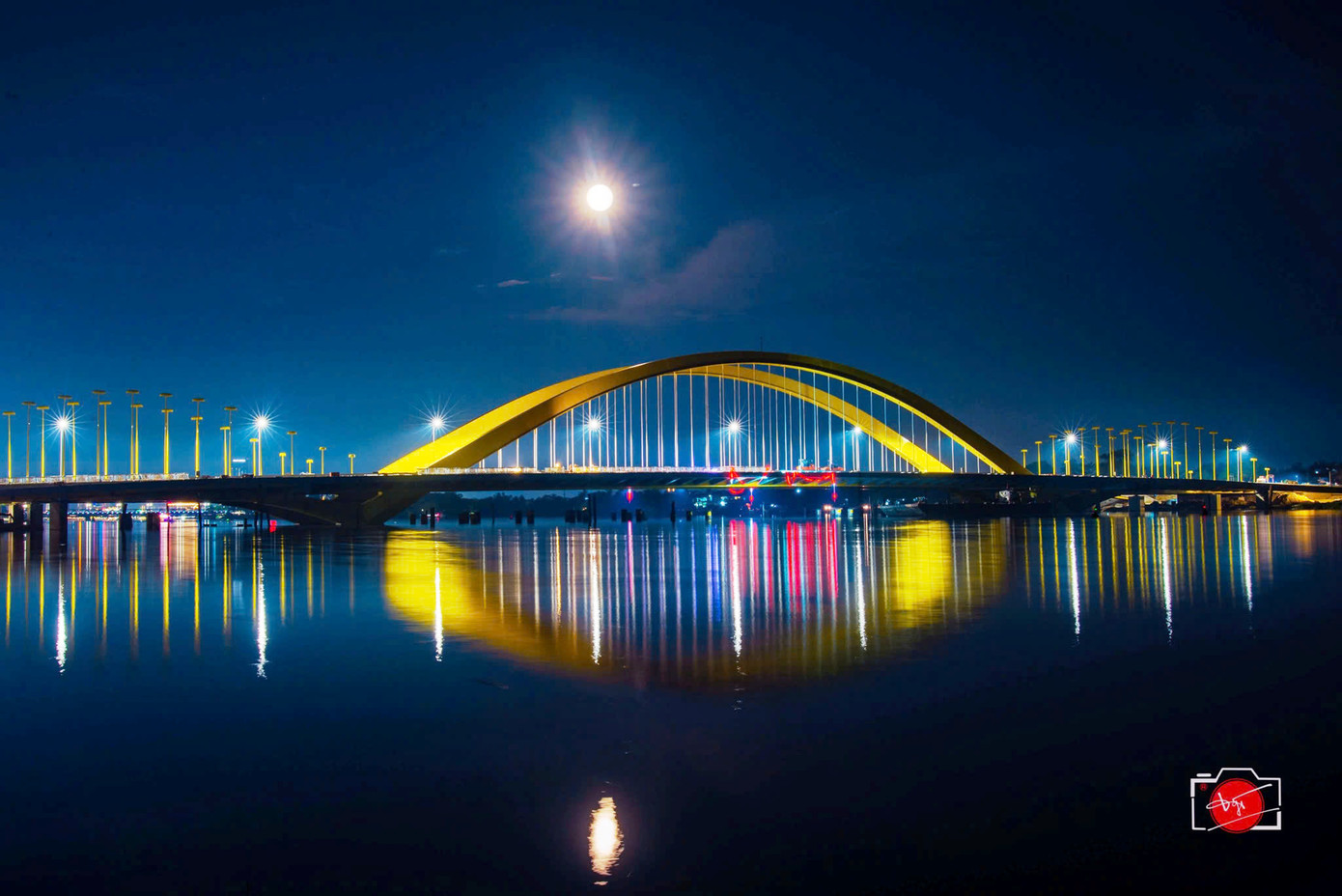 Phối cảnh cầu Nguyễn Hoàng lung linh huyền ảo về đêm. Ảnh: Chủ đầu tư.