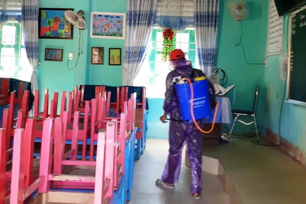 Phun khử khuẩn bảo đảm an toàn phòng dịch