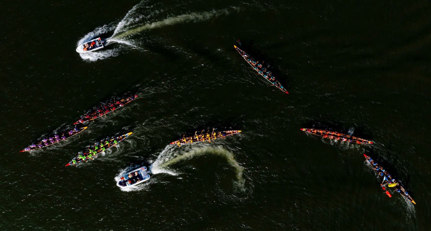 Những màn tranh tài gay cấn nhìn từ trên cao. Ảnh: Đình Hoàng