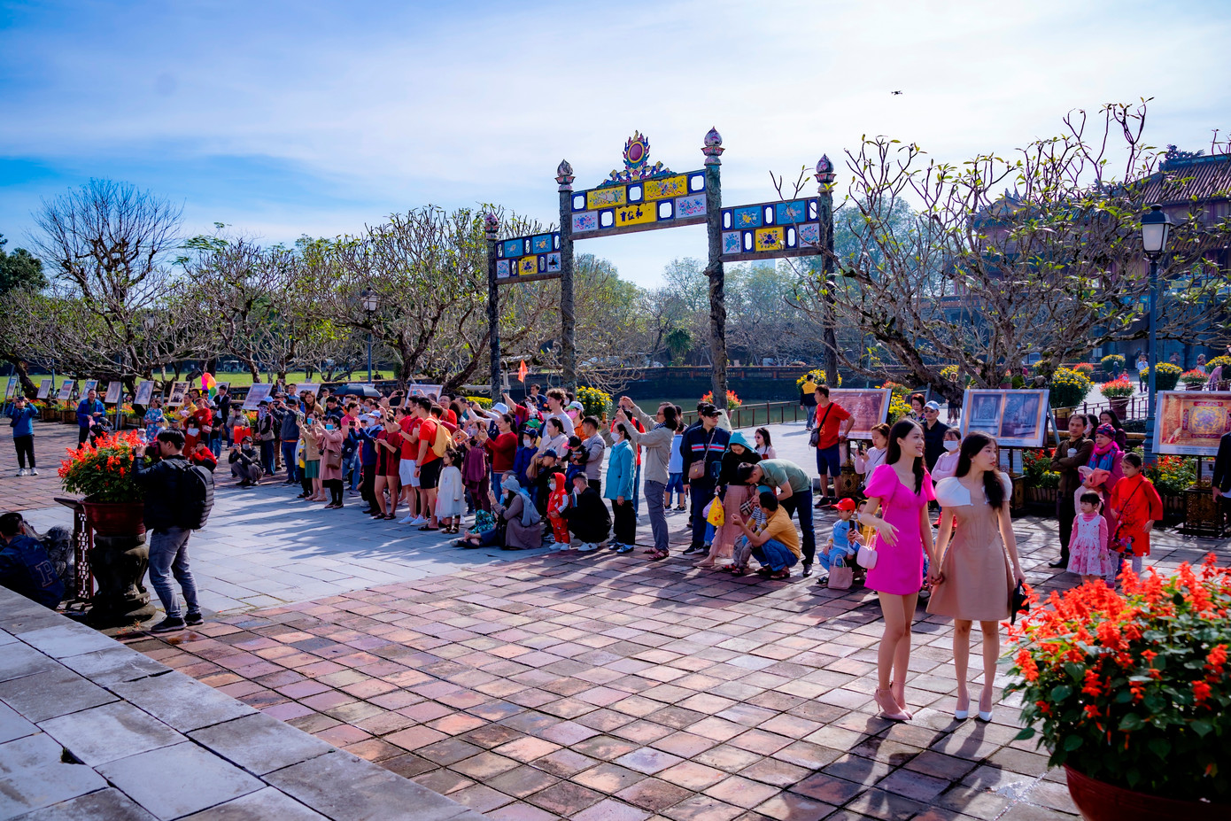 Di tích Đại nội Huế thu hút đông du khách tham quan. Ảnh: Đình Hoàng