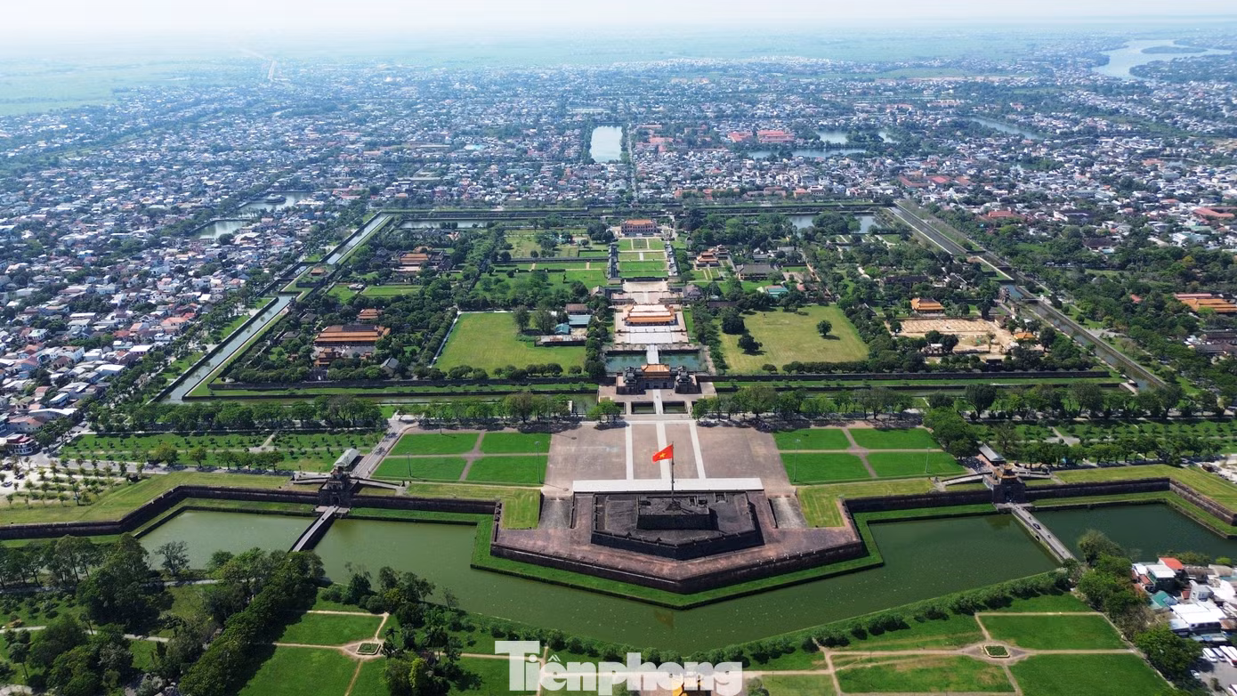 Tên gọi Phú Xuân - địa danh trong lịch sử của Huế được đề xuất dùng đặt tên phường mới sau hợp nhất đơn vị hành chính cấp xã. Tên gọi Phú Xuân - địa danh trong lịch sử của Huế được đề xuất dùng đặt tên phường mới sau hợp nhất đơn vị hành chính cấp xã.