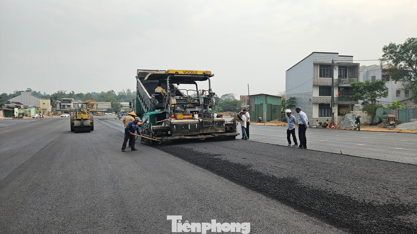 Trước nhu cầu cấp bách về mở rộng mạng lưới giao thông, cũng như nhằm tạo dấu ấn về đầu tư xây dựng giao thông chào mừng Huế trở thành thành phố trực thuộc Trung ương, hướng đến kỷ niệm 50 năm ngày Giải phóng Huế (26/3/1975 - 26/3/2025), chính quyền địa phương đã chỉ đạo chủ đầu tư, nhà thầu dồn toàn lực đẩy nhanh tiến độ thi công công trình. Trước nhu cầu cấp bách về mở rộng mạng lưới giao thông, cũng như nhằm tạo dấu ấn về đầu tư xây dựng giao thông chào mừng Huế trở thành thành phố trực thuộc Trung ương, hướng đến kỷ niệm 50 năm ngày Giải phóng Huế (26/3/1975 - 26/3/2025), chính quyền địa phương đã chỉ đạo chủ đầu tư, nhà thầu dồn toàn lực đẩy nhanh tiến độ thi công công trình.
