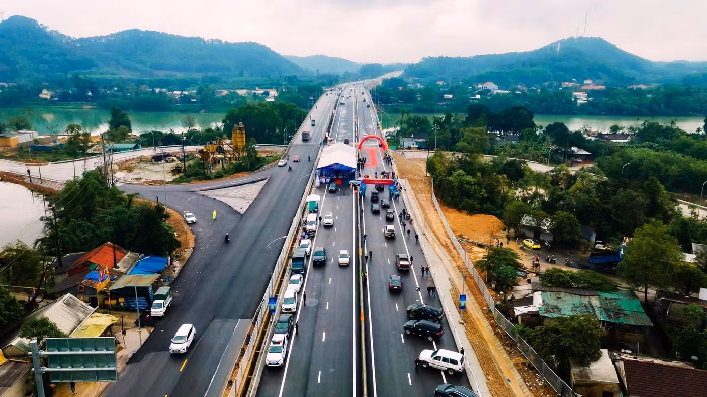 Dự án triển khai qua các huyện Cam Lộ, Triệu Phong, Hải Lăng, thị xã Quảng Trị, TP Đông Hà (tỉnh Quảng Trị) và các huyện, thị xã Phong Điền, Hương Trà, Hương Thủy, Phú Lộc và TP Huế (tỉnh TT-Huế). Dự án triển khai qua các huyện Cam Lộ, Triệu Phong, Hải Lăng, thị xã Quảng Trị, TP Đông Hà (tỉnh Quảng Trị) và các huyện, thị xã Phong Điền, Hương Trà, Hương Thủy, Phú Lộc và TP Huế (tỉnh TT-Huế).