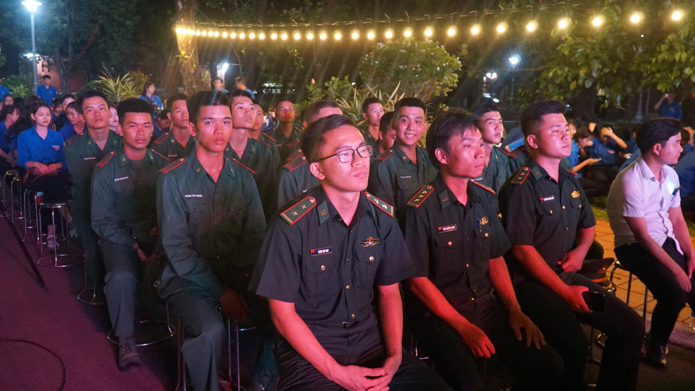 Gần 600 cán bộ, đoàn viên, thanh niên, học sinh, sinh viên trên địa bàn TT-Huế dự lễ tuyên dương.