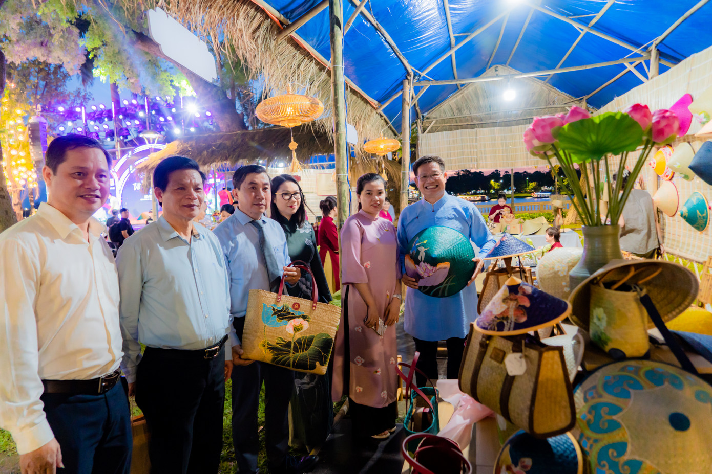 Ông Nguyễn Văn Phúc - Giám đốc Sở Du lịch TT-Huế bày tỏ kỳ vọng ngày hội sen Huế 2024 sẽ đóng góp thêm điểm nhấn trong chuỗi lễ hội truyền thống và đương đại của Festival Huế 2024; giới thiệu thêm cho du khách, công chúng các hình thức trải nghiệm, sản phẩm dịch vụ đặc sắc của Huế, góp phần phát triển dịch vụ du lịch, giới thiệu sản phẩm truyền thống đặc trưng của địa phương.