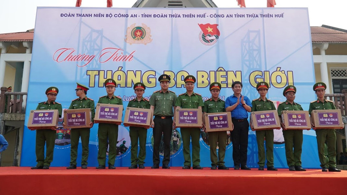 Chương trình "Tháng ba biên giới" tại TT-Huế nhân thiết thực kỷ niệm 90 năm Ngày thành lập Đoàn TNCS Hồ Chí Minh (26/03/1931 - 26/03/2021). Chương trình "Tháng ba biên giới" tại TT-Huế nhân thiết thực kỷ niệm 90 năm Ngày thành lập Đoàn TNCS Hồ Chí Minh (26/03/1931 - 26/03/2021).
