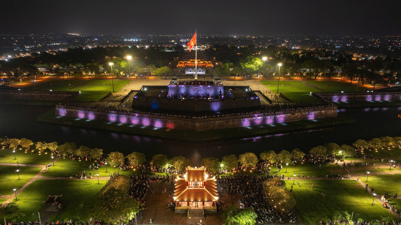 Chương trình bắn hỏa pháo súng thần công tại Kỳ Đài Huế sẽ tiếp diễn vào tối 3/5, với kỳ vọng diễn ra hoàn hảo hơn bằng sự chuẩn bị chu đáo từ đơn vị tổ chức.