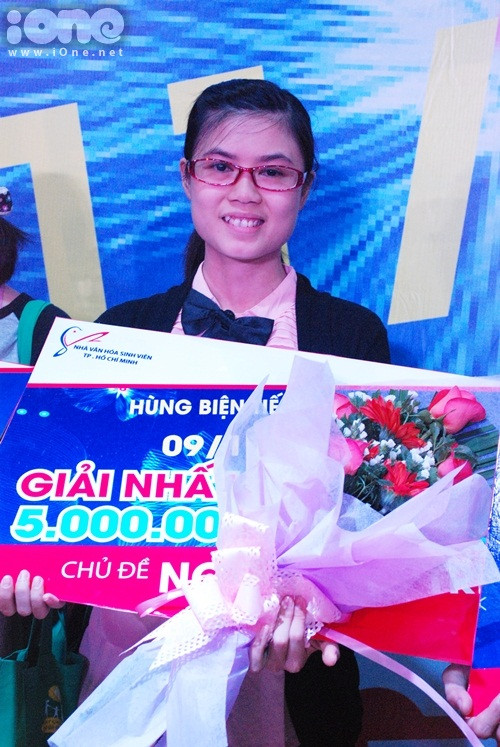 Quỳnh Như học cách hùng biện tiếng Anh từ tính 