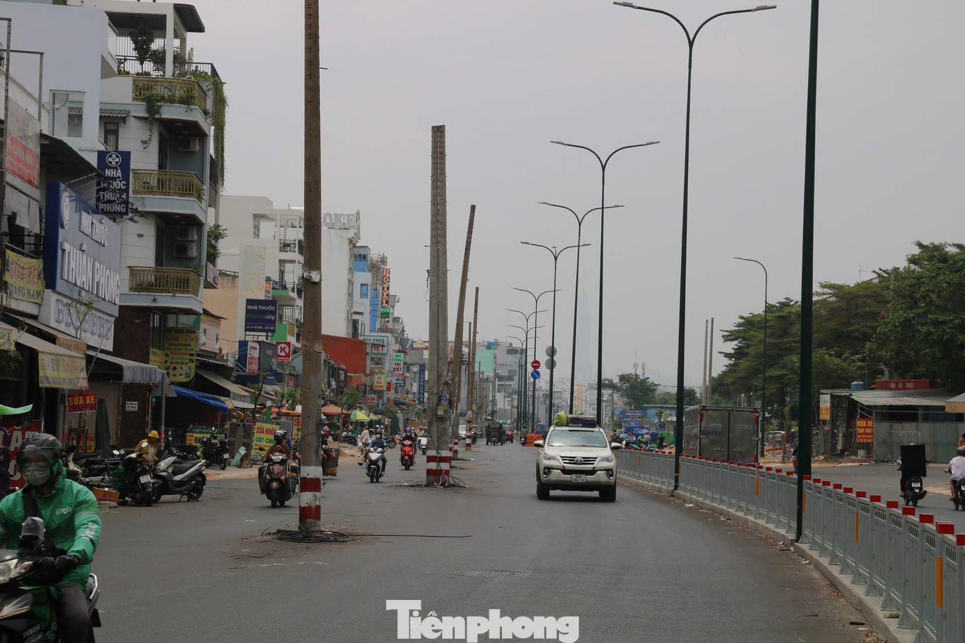 Thời gian qua, một số đoạn thuộc dự án đã hoàn thành mở rộng. Tuy nhiên, việc chậm di dời hệ thống trụ điện khiến tiến độ chung bị ảnh hưởng.