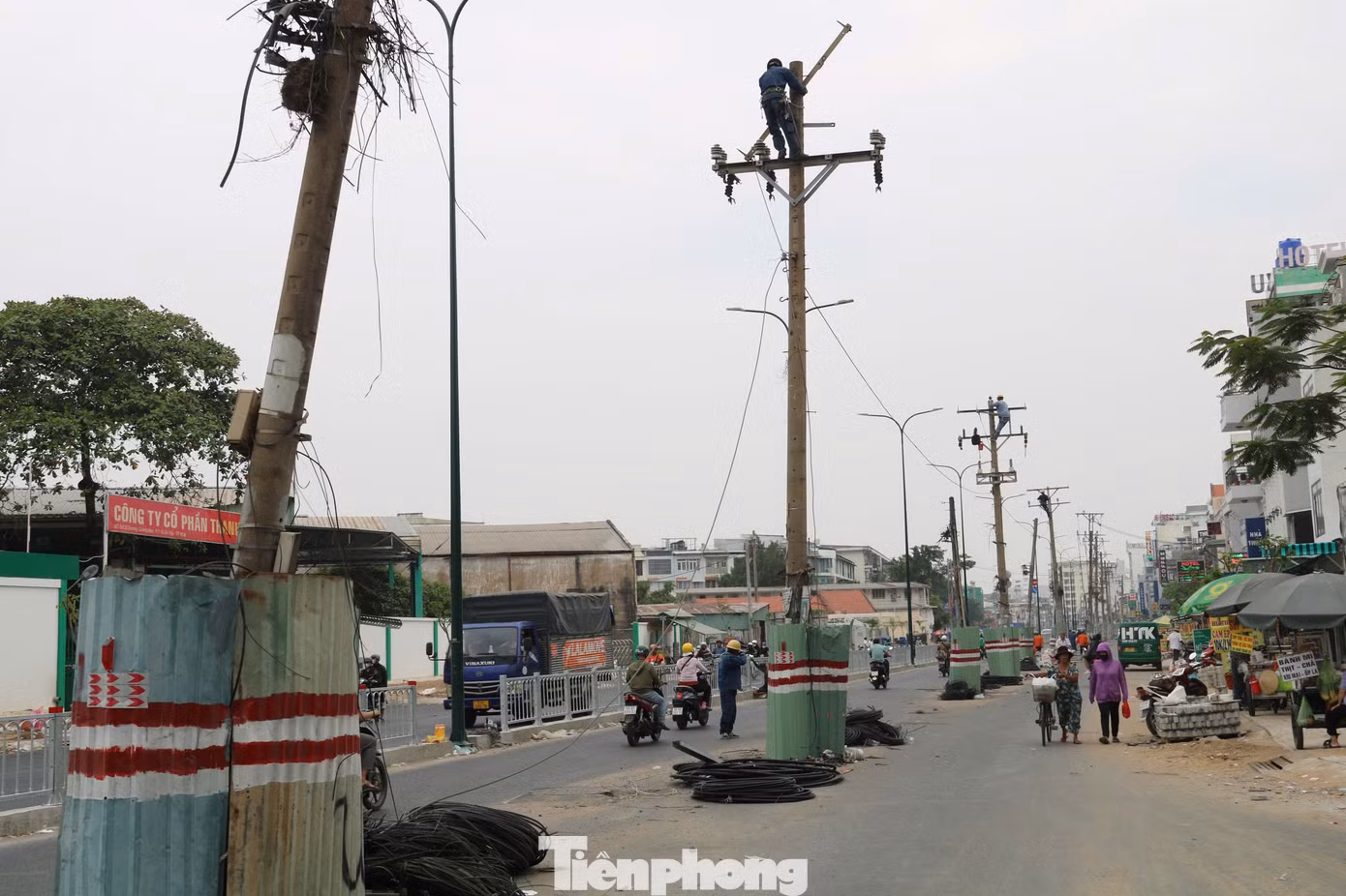 Theo ông Dương Trí Minh, Ban quản lý dự án lưới điện phân phối TPHCM, đến nay công tác ngầm hóa lưới điện trên tuyến đường Dương Quảng Hàm đã cơ bản hoàn tất.