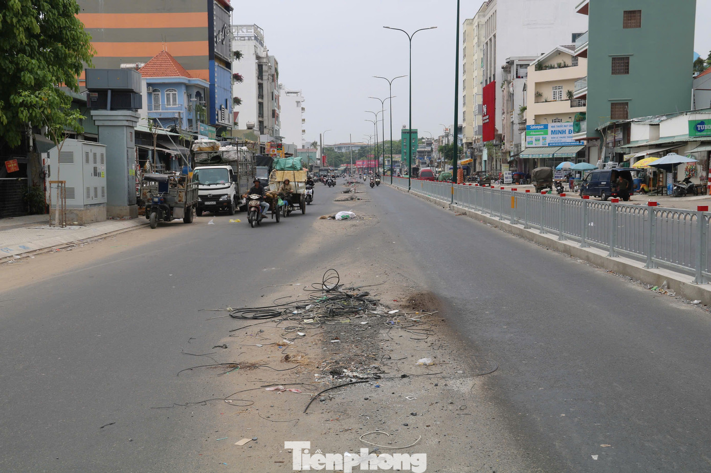 Theo Ban Giao thông TPHCM (chủ đầu tư), hiện các hạng mục của dự án đang bám sát tiến độ. Các công việc còn lại bao gồm lát gạch vỉa hè, thảm bê tông nhựa, trồng cây xanh, lắp đặt biển báo, sơn đường và hoàn thiện những khu vực trước đây bị vướng trụ điện. Dự kiến, công trình sẽ hoàn thành và "về đích" dịp 30/4 sắp tới.