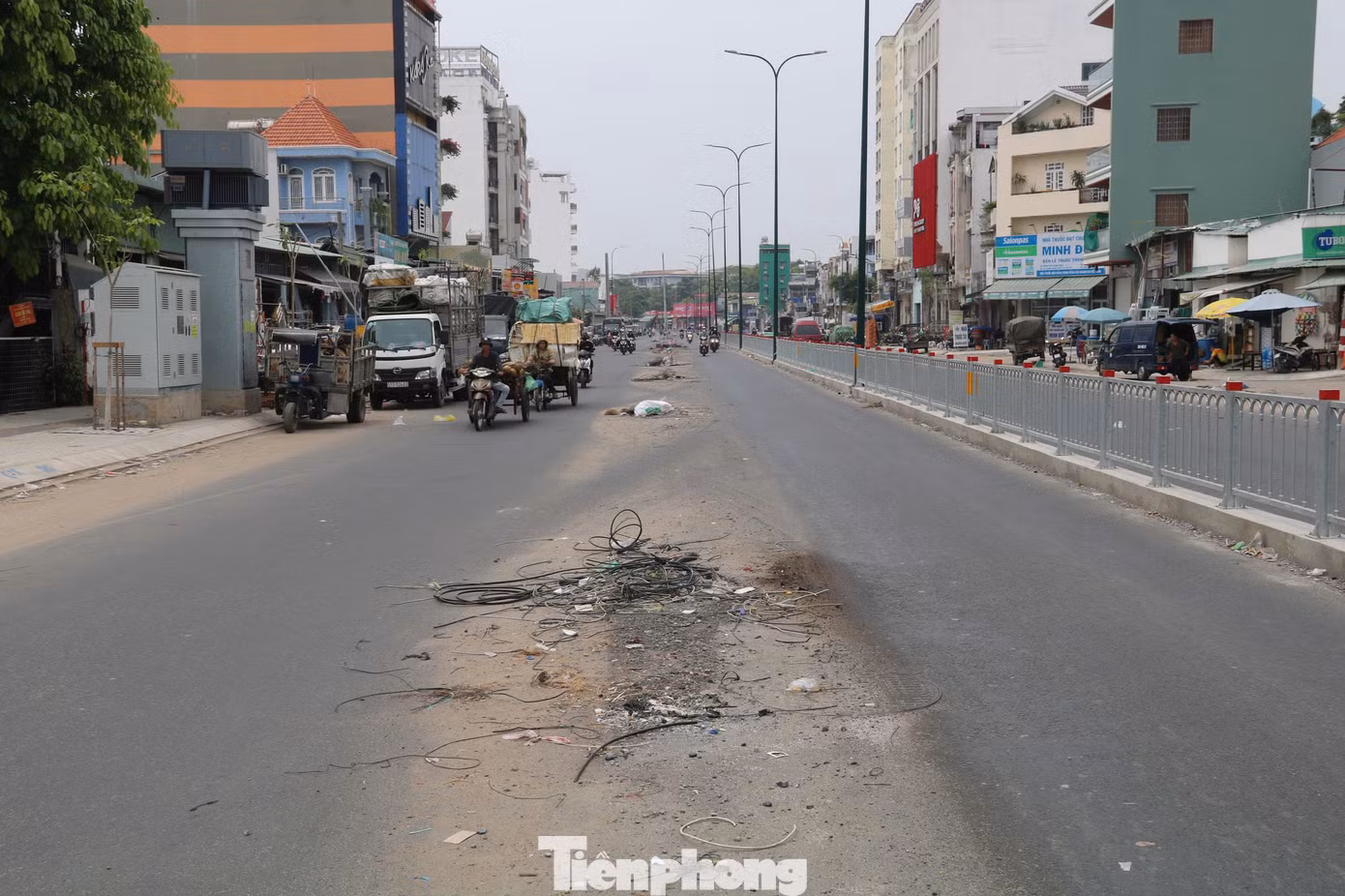 Theo Ban Giao thông TPHCM (chủ đầu tư), hiện các hạng mục của dự án đang bám sát tiến độ. Các công việc còn lại bao gồm lát gạch vỉa hè, thảm bê tông nhựa, trồng cây xanh, lắp đặt biển báo, sơn đường và hoàn thiện những khu vực trước đây bị vướng trụ điện. Dự kiến, công trình sẽ hoàn thành và "về đích" dịp 30/4 sắp tới.