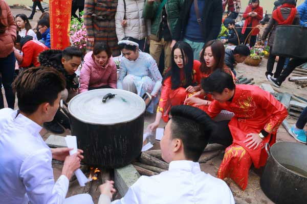 Đại học Đại Nam gói gần 2000 bánh chưng tặng người nghèo ảnh 3