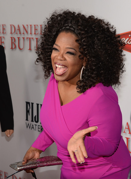 MC kiêm nhà sản xuất chương trình truyền hình lừng danh Oprah Winfrey thu về 77 triệu USD. MC kiêm nhà sản xuất chương trình truyền hình lừng danh Oprah Winfrey thu về 77 triệu USD