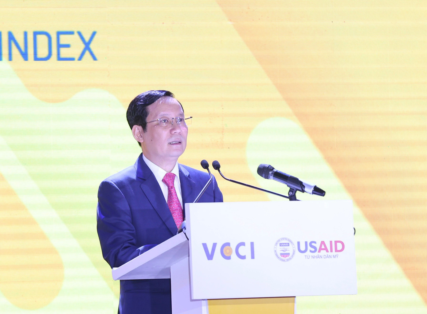 Ông Phạm Tấn Công - Chủ tịch VCCI phát biểu tại lễ công bố chỉ số năng lực cạnh tranh cấp tỉnh và chỉ số xanh cấp tỉnh 2022 (Ảnh: Như Ý). Ông Phạm Tấn Công - Chủ tịch VCCI phát biểu tại lễ công bố chỉ số năng lực cạnh tranh cấp tỉnh và chỉ số xanh cấp tỉnh 2022 (Ảnh: Như Ý).