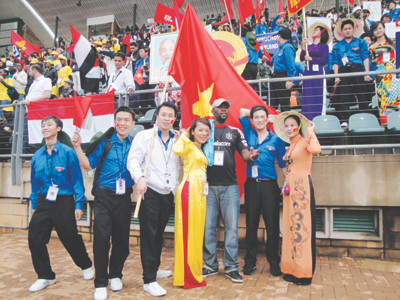 Ca sĩ Thái Thùy Linh, Minh Quân tham gia giao lưu thanh niên thế giới để giúp quảng bá hình ảnh Việt Nam. Ảnh: Trí Đường. Ca sĩ Thái Thùy Linh, Minh Quân tham gia giao lưu thanh niên thế giới để giúp quảng bá hình ảnh Việt Nam Ảnh: Trí Đường