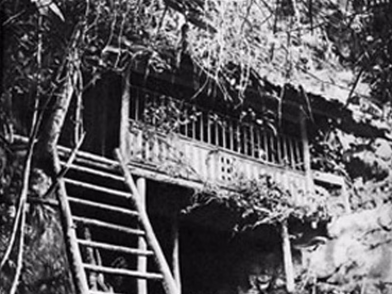 Lán Hang Bòng, Tuyên Quang nơi Bác Hồ đã ở và làm việc - Ảnh: TL