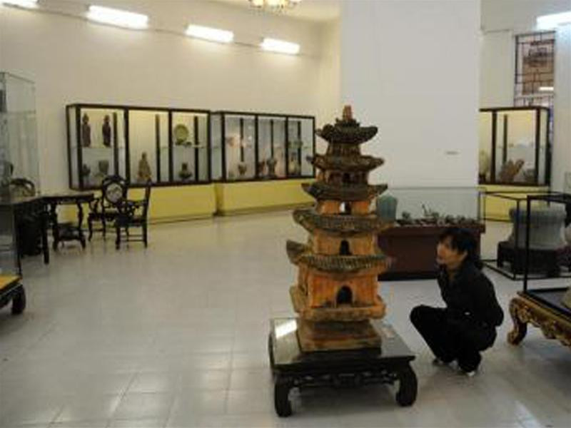 Tháp đất nung thời Trần - Ảnh: Trần Đăng Viên