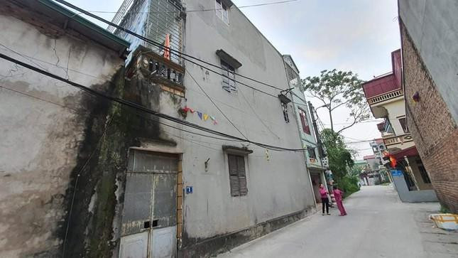 Vị trí khu đất của gia đình bà Bình đã được cấp sổ đỏ nhưng lại bị chính quyền báo cáo sai sự thật thành khu vực “không có đất thổ cư” khi thực hiện Dự án xây dựng hạ tầng kỹ thuật khu đất để đấu giá quyền sử dụng đất tại xã Tiên Dược (huyện Sóc Sơn). Vị trí khu đất của gia đình bà Bình đã được cấp sổ đỏ nhưng lại bị chính quyền báo cáo sai sự thật thành khu vực “không có đất thổ cư” khi thực hiện Dự án xây dựng hạ tầng kỹ thuật khu đất để đấu giá quyền sử dụng đất tại xã Tiên Dược (huyện Sóc Sơn).