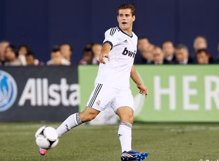 Những cầu thủ trẻ lò Castilla như Nacho ít khi được Mourinho sử dụng