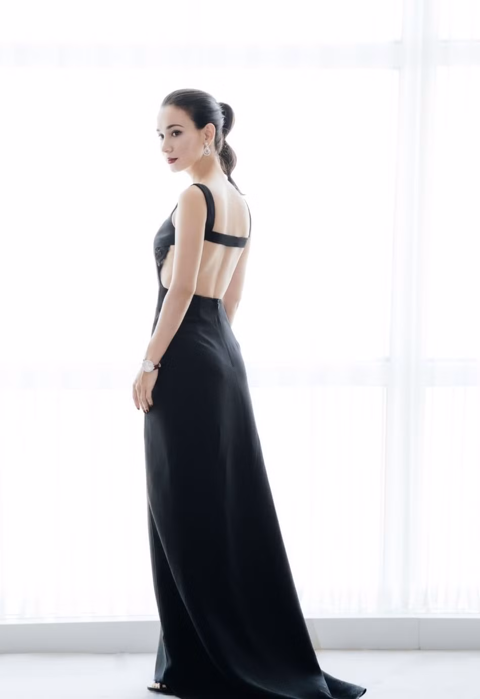 ‘Bông hồng lai’ trong phim hành động của Ngô Kinh đẹp say lòng ảnh 3